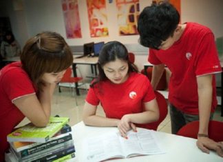 Mới đi làm mà lắm việc quá sinh-vien-BUV-trong-gio-hoc-nhom_44229