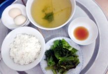 Ở cữ mà mẹ chồng chỉ cho tôi ăn hai quả trứng luộc Ở cữ mà mẹ chồng chỉ cho tôi ăn hai quả trứng luộc