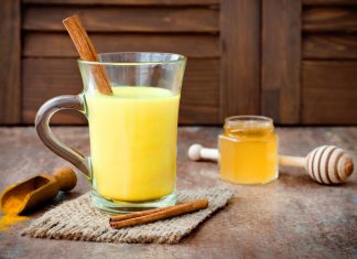 Cách làm mặt nạ tinh bột nghệ mật ong – Một tuần mấy lần là đủ cach-uong-tinh-bot-nghe-dep