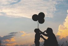 Nỗi buồn của bà mẹ single mom không phải ai cũng thấu! Nỗi buồn của bà mẹ single mom