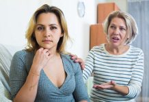 Sống với mẹ chồng sau sinh gặp những khó khăn gì? Sống với mẹ chồng sau sinh