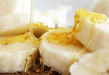 Hướng dẫn cách đắp mặt nạ chuối mật ong đơn giản tốt nhất lam-dep-da-mat-voi-mat-ong-va-chuoi-5