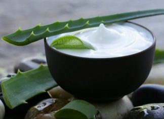 Cách làm mặt nạ nha đam dầu dừa dưỡng da mặt, căng da mặt tốt nhất mat-na-nha-dam-dau-dua-3