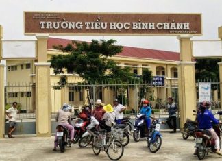 Phụ huynh bắt cô giáo quỳ xin lỗi: Thầy cô có thể sợ không dám phạt học sinh Phụ huynh bắt cô giáo quỳ xin lỗi