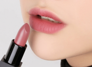 Bí quyết đánh son cho người môi thâm trở nên sáng đẹp tự nhiên môi thâm nên dùng son màu hồng nâu đất