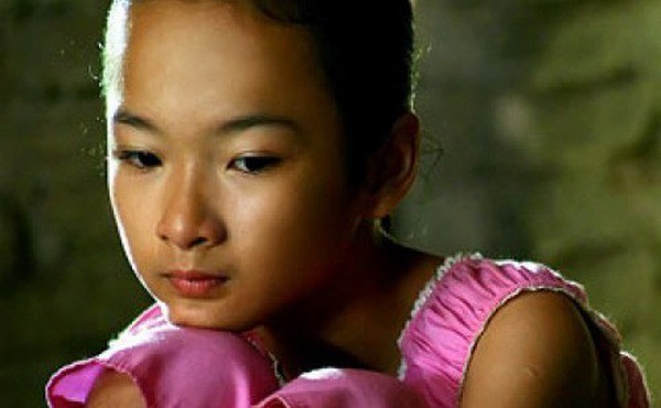Gương mặt nhí Angela Phương Trinh từng gây sốt với diễn xuất trong "Mùi ngò gai"