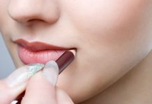 Học lỏm cách đánh son cho môi dày khiến bạn nữ xinh đẹp tựa hotgirl cach-danh-son-cho-moi-day