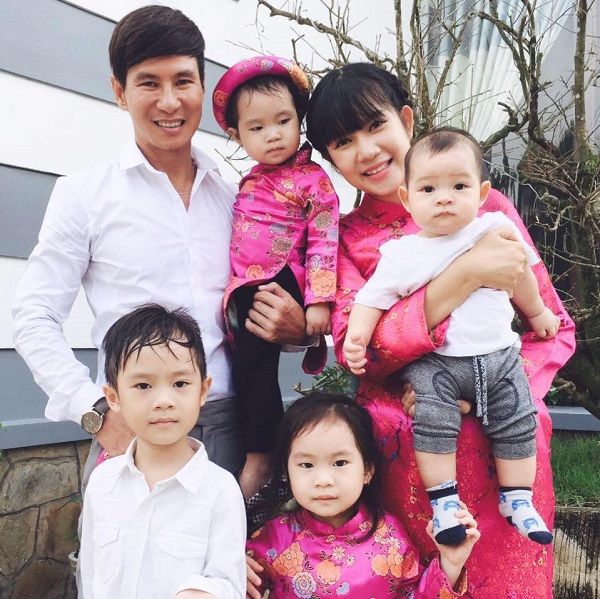 Lý Hải Minh Hà cùng 4 nhóc tì