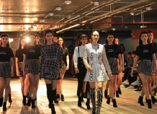 Phạm Hương cùng dàn mẫu catwalk trong hầm để xe Phạm Hương catwalk