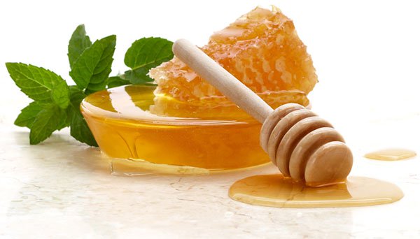 Cách tẩy da chết bằng mật ong và đường