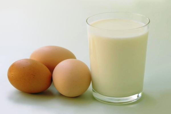 mặt nạ trứng gà và sữa tươi nguyên chất