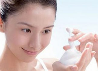 Hướng dẫn chi tiết cách sử dụng tẩy da chết bà già Nga cho mặt Hướng dẫn chi tiết cách sử dụng kem tẩy da chết bà già Nga cho mặt