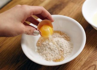 Da trắng sáng bật 2 tone với cách làm trắng da mặt bằng trứng gà Da trắng sáng bật 2 tone với cách làm trắng da mặt bằng trứng gà