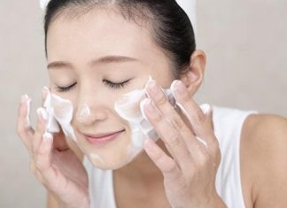 Hướng dẫn rửa mặt đúng cách cho bạn nữ luôn tự tin xinh đẹp Hướng dẫn rửa mặt đúng cách