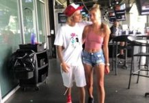 Body săn chắc không chút mỡ thừa, bảo sao vẻ đẹp sexy của Hailey làm Justin Bieber mê mẩn! Body săn chắc không chút mỡ thừa, bảo sao vẻ đẹp sexy của Hailey làm Justin Bieber mê mẩn!