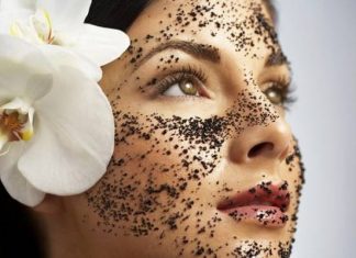 Tìm hiểu về sản phẩm kem tẩy da chết cà phê qua review khách hàng Tẩy da chết cà phê