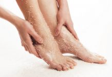 Tẩy da chết ở chân, thực hiện như thế nào là chuẩn nhất? Lí do tẩy da chết ở chân