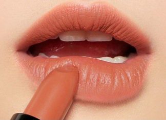 Top 10 thỏi son không trôi, bền màu ngay cả khi ăn uống hay tắm biển Top 10 thỏi son không trôi, bền màu ngay cả khi ăn uống hay tắm biển