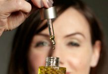 10+ cách chăm sóc da bằng dầu tốt nhất mọi thời đại 10+ cách chăm sóc da bằng dầu tự nhiên ngay tại nhà tốt nhất