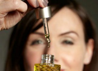 10+ cách chăm sóc da bằng dầu tốt nhất mọi thời đại 10+ cách chăm sóc da bằng dầu tự nhiên ngay tại nhà tốt nhất