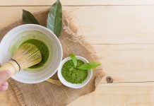 8 cách chăm sóc da toàn diện bằng lá trà xanh ngay tại nhà 8 cách chăm sóc da bằng lá trà xanh toàn diện ngay tại nhà