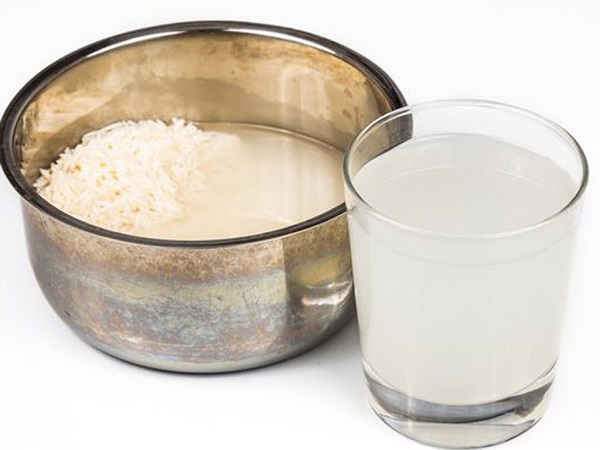 Chăm sóc da bằng nước vo gạo và sữa tươi