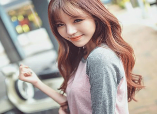 9 kiểu tóc dài uốn đuôi khiến khuôn mặt tròn to không còn là yếu điểm 9 kiểu tóc dài uốn đuôi khiến khuôn mặt tròn to không còn là yếu điểm