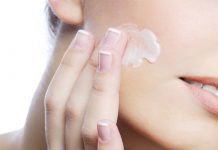 Lotion là gì? Khám phá tác dụng của lotion trong làm đẹp Lotion là gì? Khám phá tác dụng của lotion trong làm đẹp