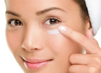 Dấu hiệu lão hóa vùng da mắt và cách khắc phục hiệu quả ngay tại nhà Dấu hiệu lão hóa vùng da mắt và cách khắc phục hiệu quả ngay tại nhà