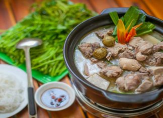 Bật mí cách chế biến món vịt om sấu thơm ngon chuẩn vị Bật mí cách nấu món vịt om sấu thơm ngon ngất ngây