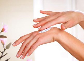 Bật mí các cách dưỡng da tay giúp tay luôn mềm mại Bật mí cách dưỡng da tay hiệu quả tại nhà