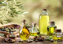 Dầu oliu dưỡng da ban đêm có tốt không? Cách sử dụng dầu oliu ban đêm hiệu quả