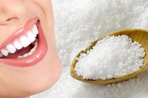 Mẹo tẩy trắng răng đơn giản tại nhà bằng muối