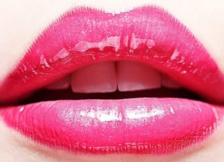 Phun môi bị chảy nước và mưng mủ có sao không? Cách chăm sóc như thế nào?