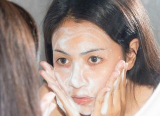 Rửa mặt bằng sữa tươi có tác dụng gì? Cách rửa mặt bằng sữa tươi làm đẹp da trong 1 tuần Rửa mặt bằng sữa tươi có tác dụng gì