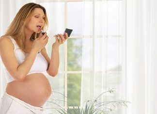 Bật mí cách lựa chọn son môi cho bà bầu an toàn nhất