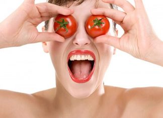 Hướng dẫn cách trị thâm quầng mắt bẩm sinh dứt điểm tại nhà Cà chua chữa quầng thâm