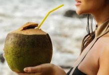 Thực hư việc xăm môi uống nước dừa, bôi dầu dừa lên màu bóng đẹp Thực hư việc xăm môi uống nước dừa, bôi dầu dừa lên màu bóng đẹp