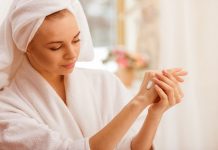 Body lotion là gì? 5 lợi ích tuyệt vời của body lotion đối với làn da Body lotion là gì? 5 lợi ích tuyệt vời của body lotion đối với làn da