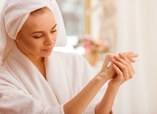 Body lotion là gì? 5 lợi ích tuyệt vời của body lotion đối với làn da Body lotion là gì? 5 lợi ích tuyệt vời của body lotion đối với làn da