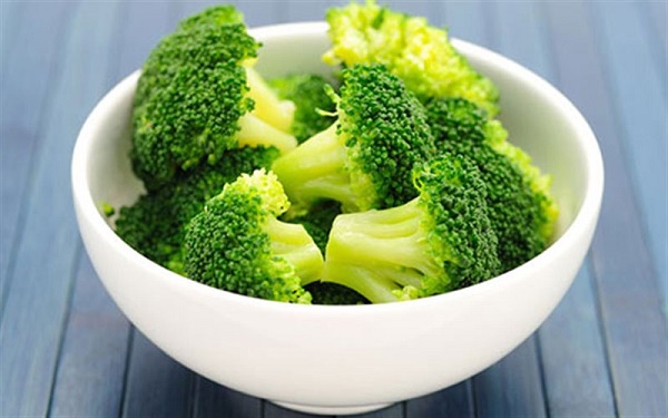 Thực đơn giảm cân buổi sáng bằng bông cải xanh luộc