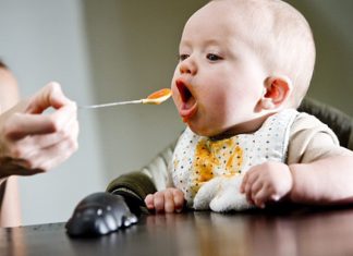 Bật mí cách cho trẻ ăn dặm tốt nhất các mẹ cần biết Bật mí cách cho trẻ ăn dặm tốt nhất các mẹ cần biết
