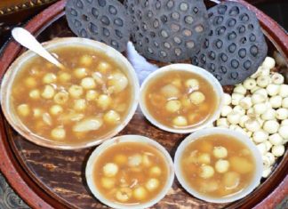 Bật mí 3 cách nấu chè hạt sen đơn giản giải nhiệt mùa hè Bật mí 3 cách nấu chè hạt sen đơn giản giải nhiệt mùa hè