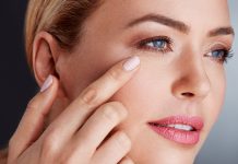 Chia sẻ các bí quyết làm mờ nếp nhăn dưới mắt hiệu quả tức thì Xóa nếp nhăn dưới mắt hiệu quả