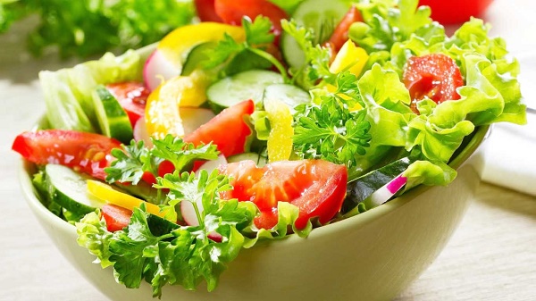 Thực đơn giảm cân bằng cà chua làm salad
