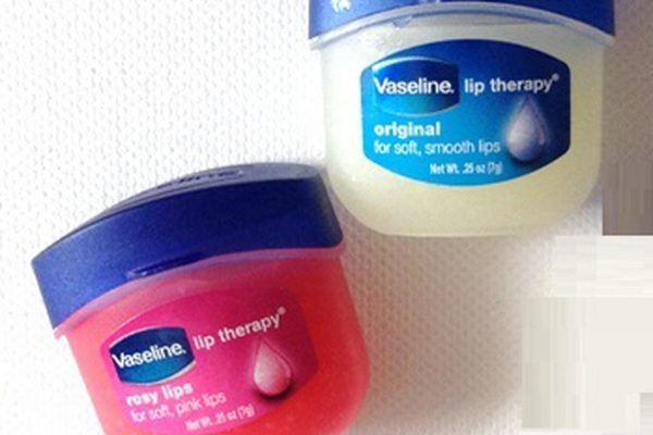 Son dưỡng có màu Vaseline Lip Therapy