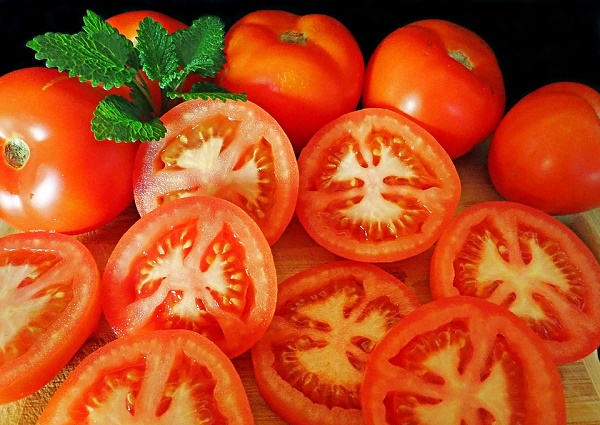 Thực đơn giảm cân bằng cà chua thái lát