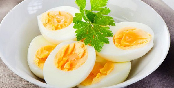 Thực đơn giảm cân buổi sáng bằng trứng luộc