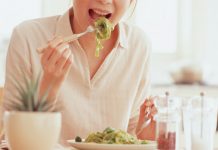 10 mẹo giảm cân không cần tập thể dục gọn dáng khỏe người