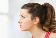 Bài tập giảm cân hiệu quả với 15 phút mỗi ngày cùng với tạ.